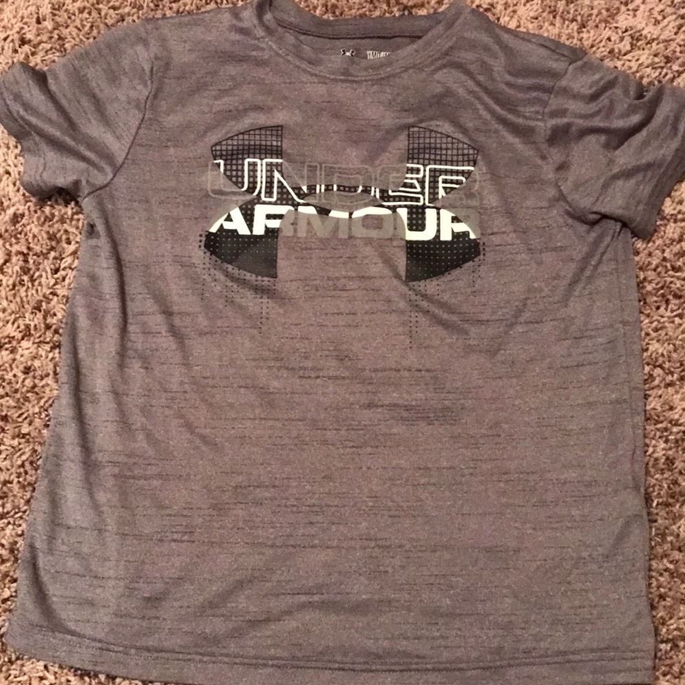 Boys Under Armor T shirt Youth Medium